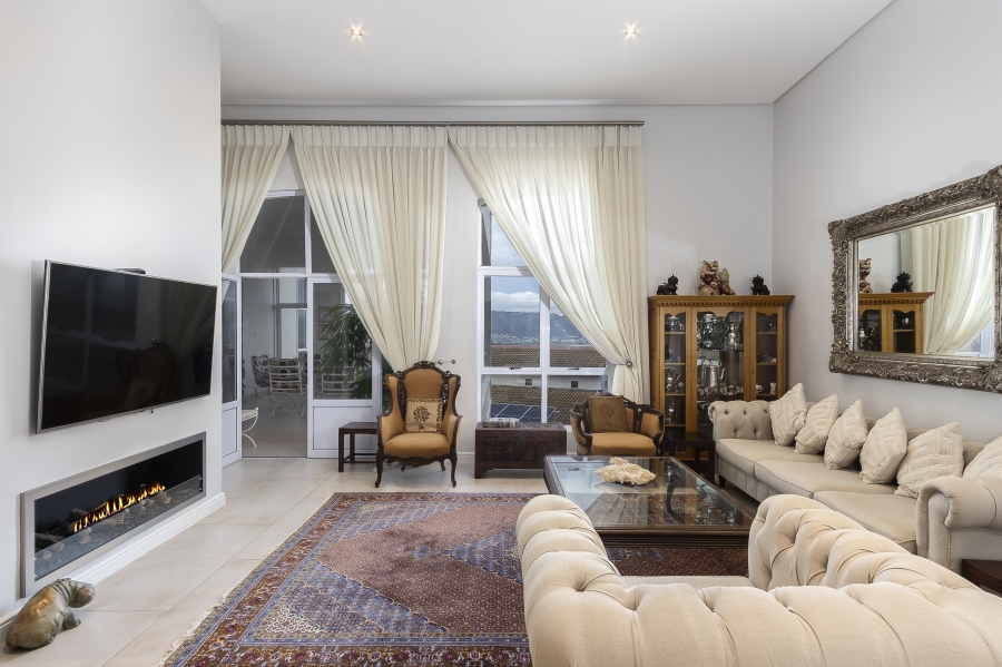 5 Bedroom Property for Sale in Dennegeur Western Cape